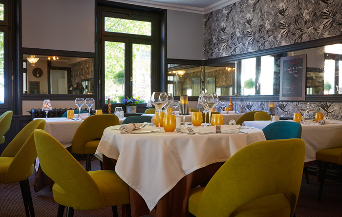Restaurant furniture for La Colonne de Bronze à Saint-Valery-sur-Somme