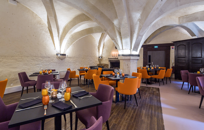 Restaurant furniture for Le Cellier in Bar-sur-Aube 5