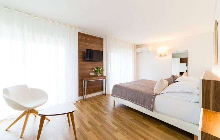Hotel furniture for Helios Hotel in Juan-les-Pins (France) 2