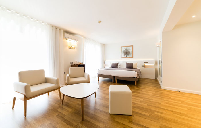Hotel furniture for Helios Hotel in Juan-les-Pins (France) 3