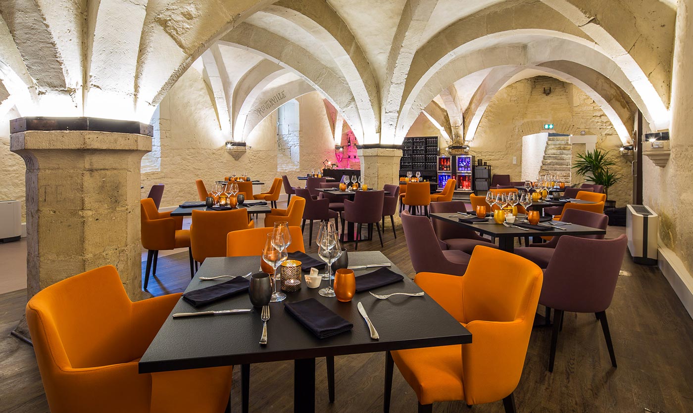 Restaurant furniture for Le Cellier in Bar-sur-Aube 3