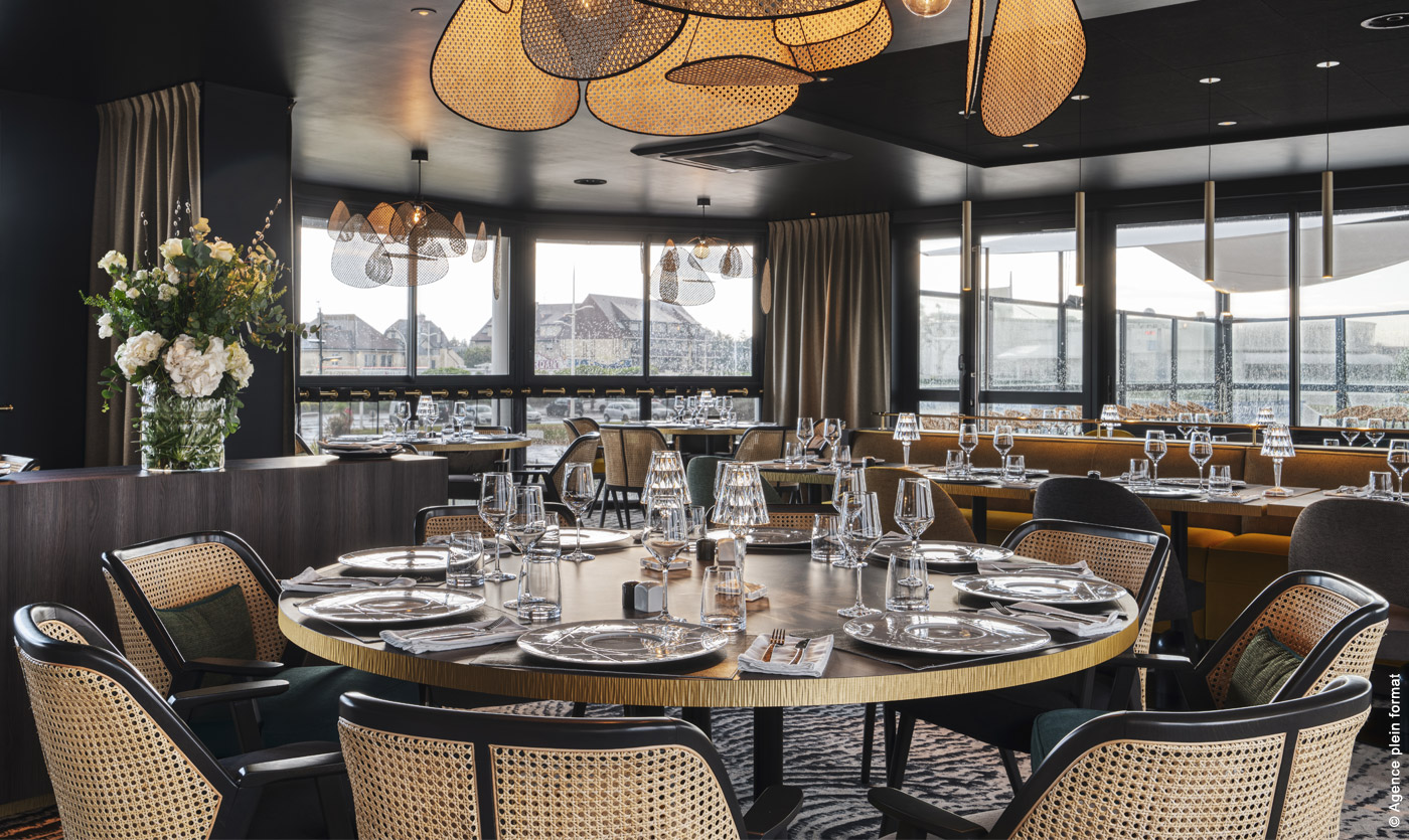 Collinet furniture for the La Voile Blanche restaurant in Ouistreham 01