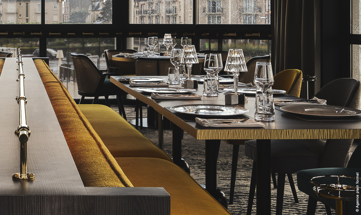 Collinet furniture for the La Voile Blanche restaurant in Ouistreham 03