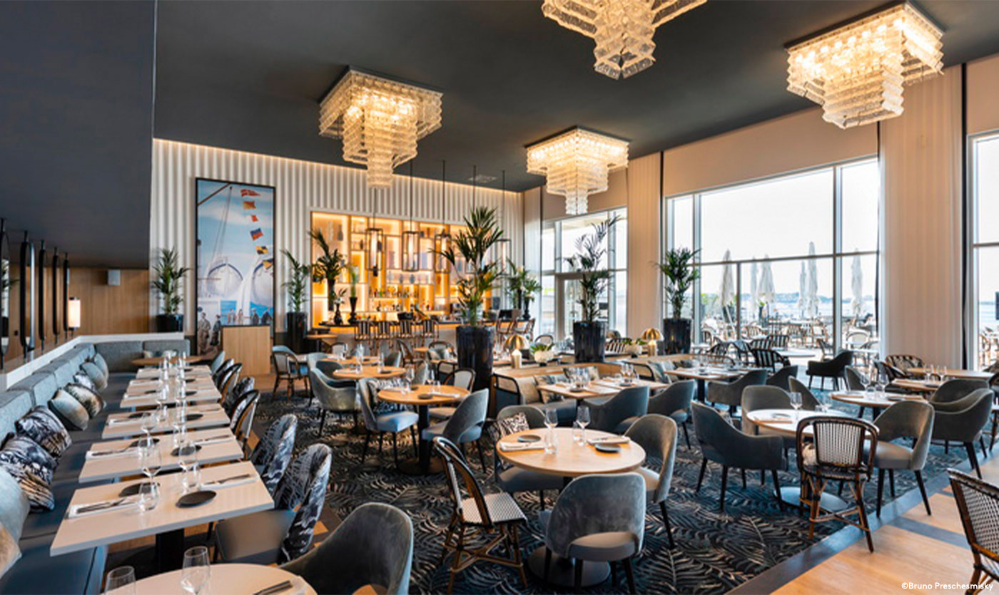 In Saint-Jean-de-Luz, L'Atlantique Restaurant chooses Collinet furniture 05