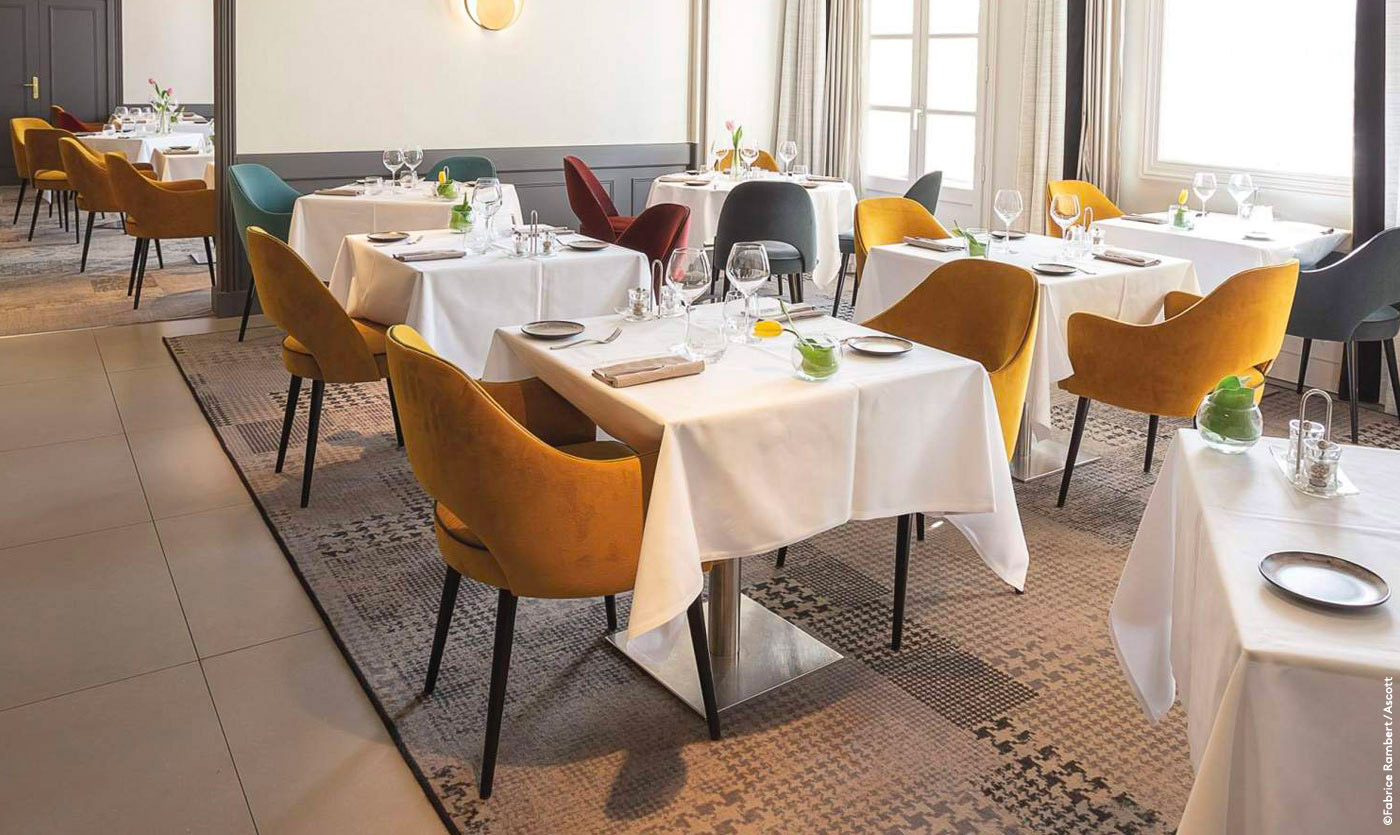 Collinet furniture for the Château Belmont Hotel in Tours 03