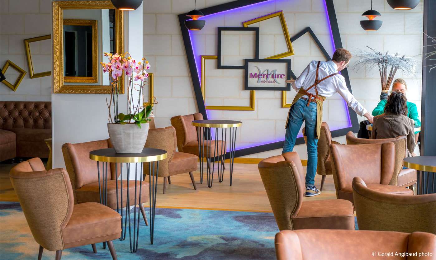 Collinet furniture for the Mercure Bords de Loire Saumur Hotel 02