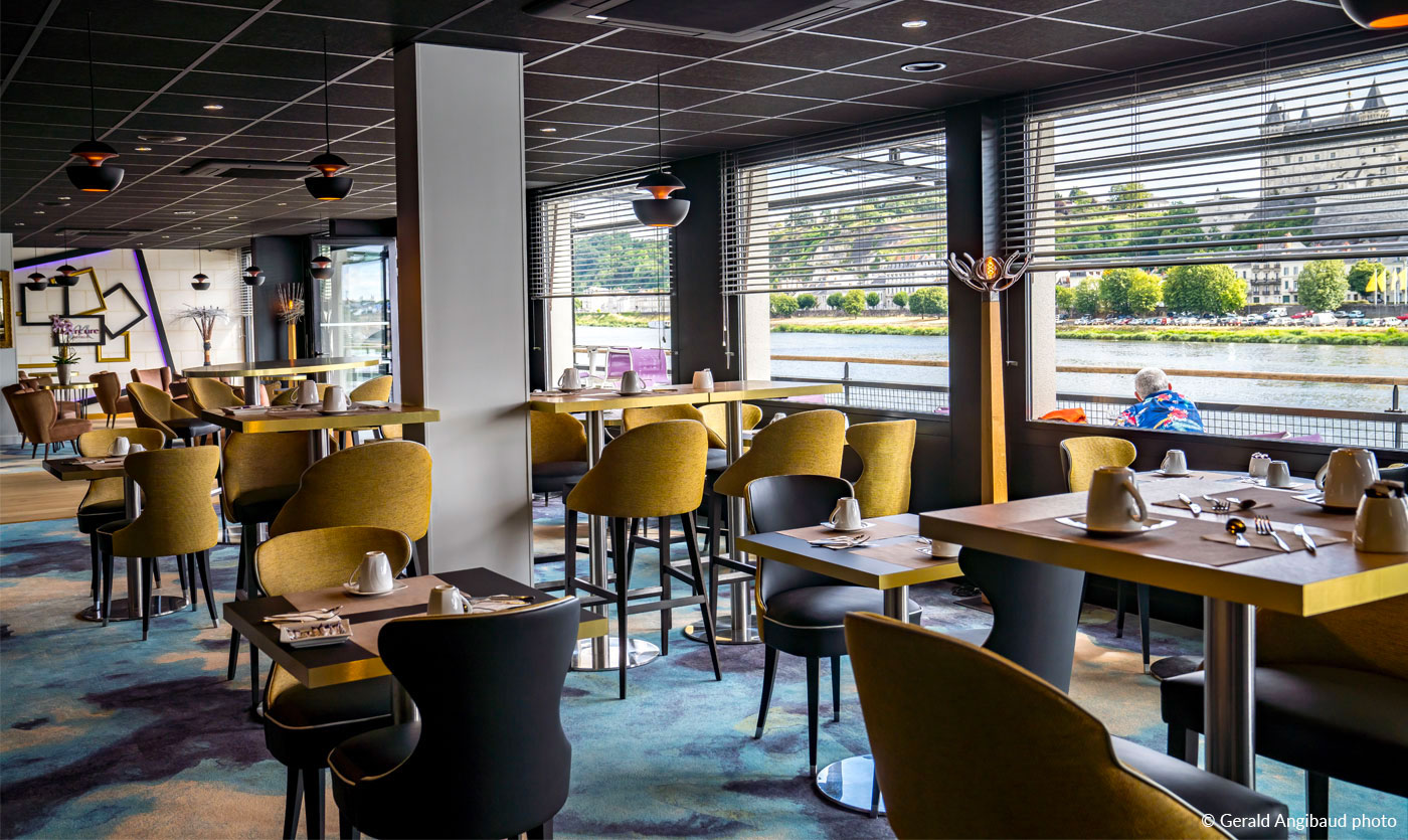 Collinet furniture for the Mercure Bords de Loire Saumur Hotel 03