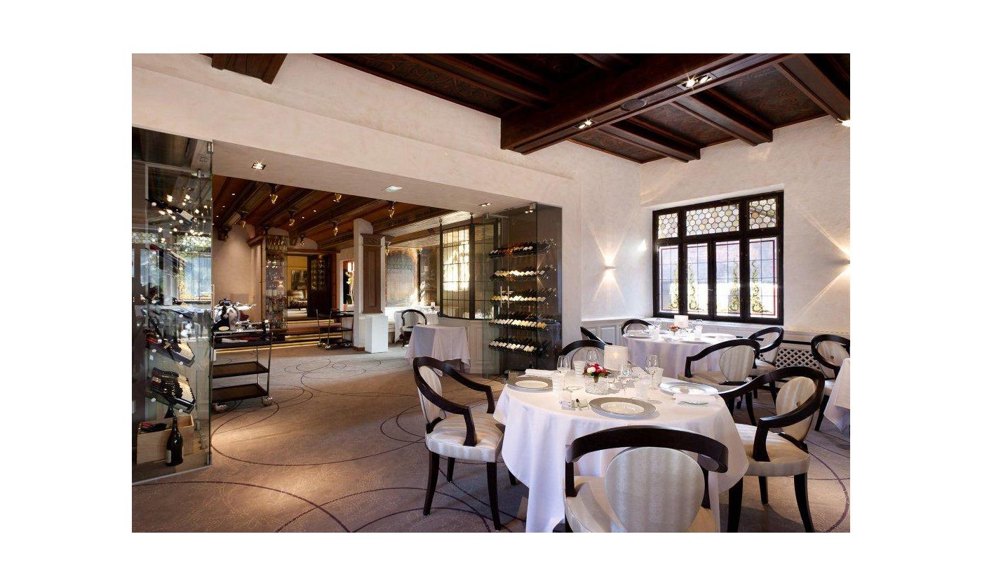 Le Cheval Blanc Restaurant in Lembach