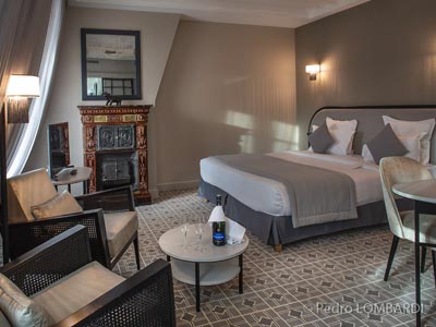 Collinet furniture at the Lenox Montparnasse Hotel