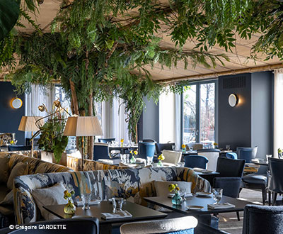 Collinet furniture for the Le Loti restaurant from La Réserve hotel in Bellevue