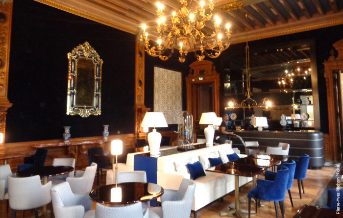 Restaurant furniture for le Château de Ferrières