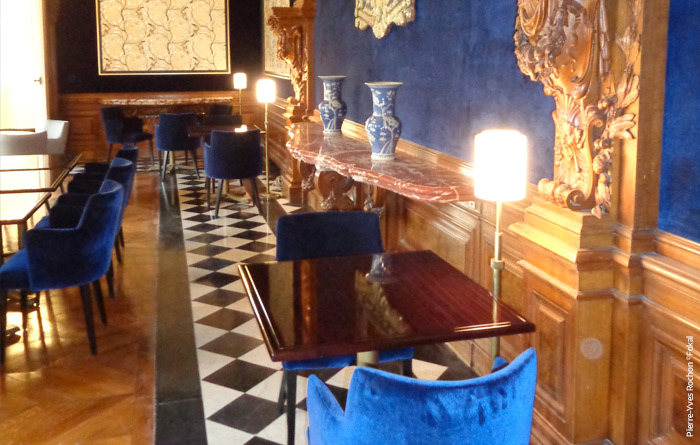 Restaurant furniture for le Château de Ferrières