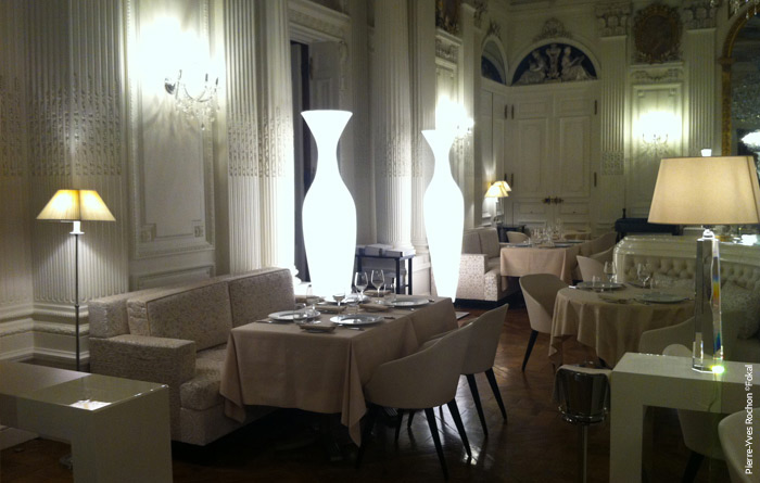 Restaurant furniture for le Château de Ferrières