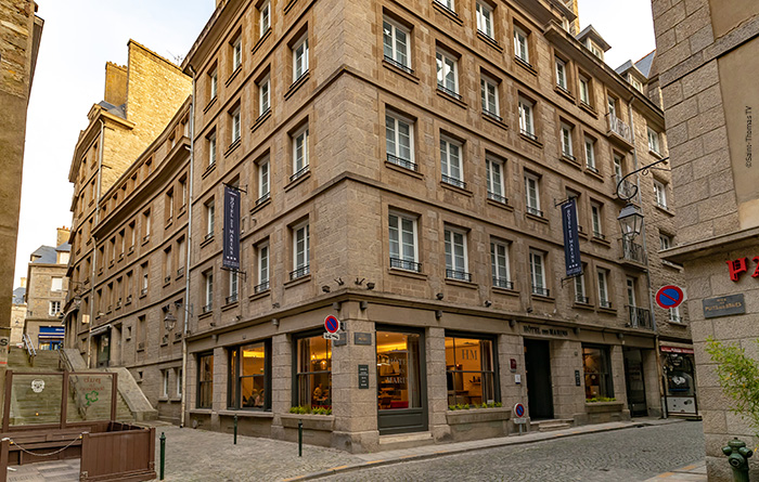 Furniture of the Des Marins Hotel in Saint-Malo - 2