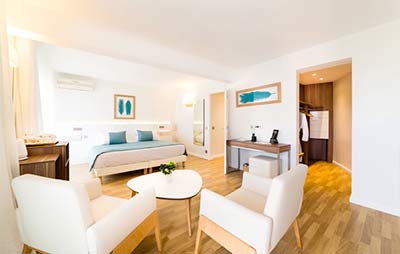 Hotel furniture for Helios in Juan-les-Pins