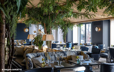 Collinet furniture for the Le Loti restaurant from La Réserve hotel in Bellevue