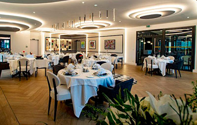 Collinet furniture for the Com' des Chefs restaurant in Auxerre